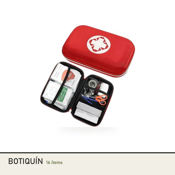 Botiquín rígido rojo abierto con sus 16 ítems